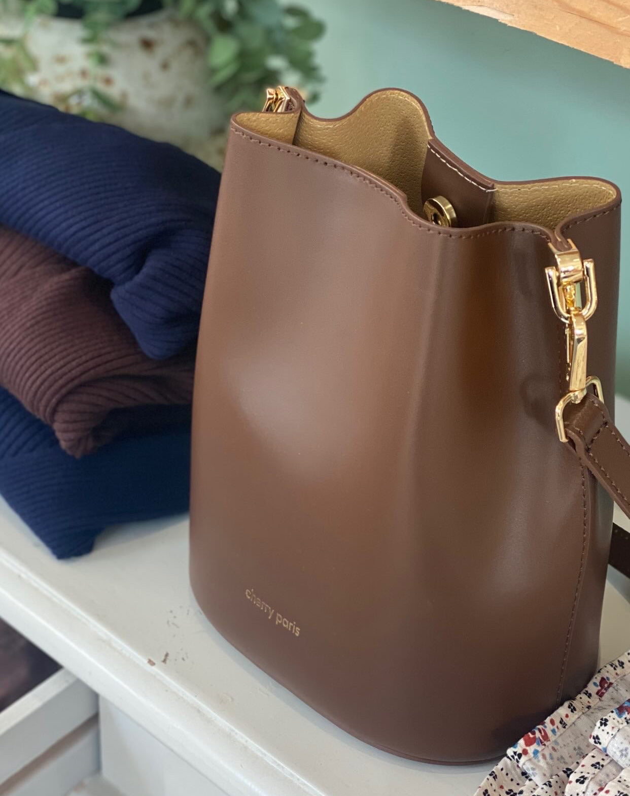 Borsa NITA in pelle liscia - MARRONE