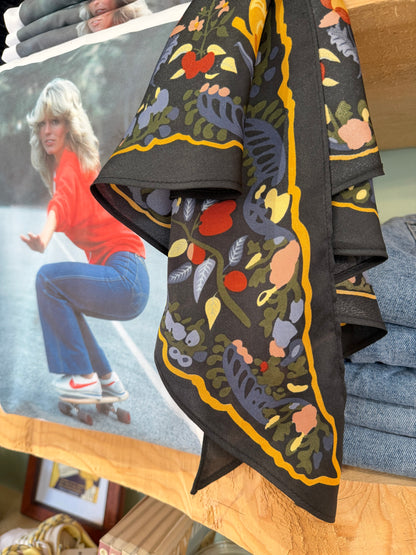 Foulard fantasia fiori - NERO